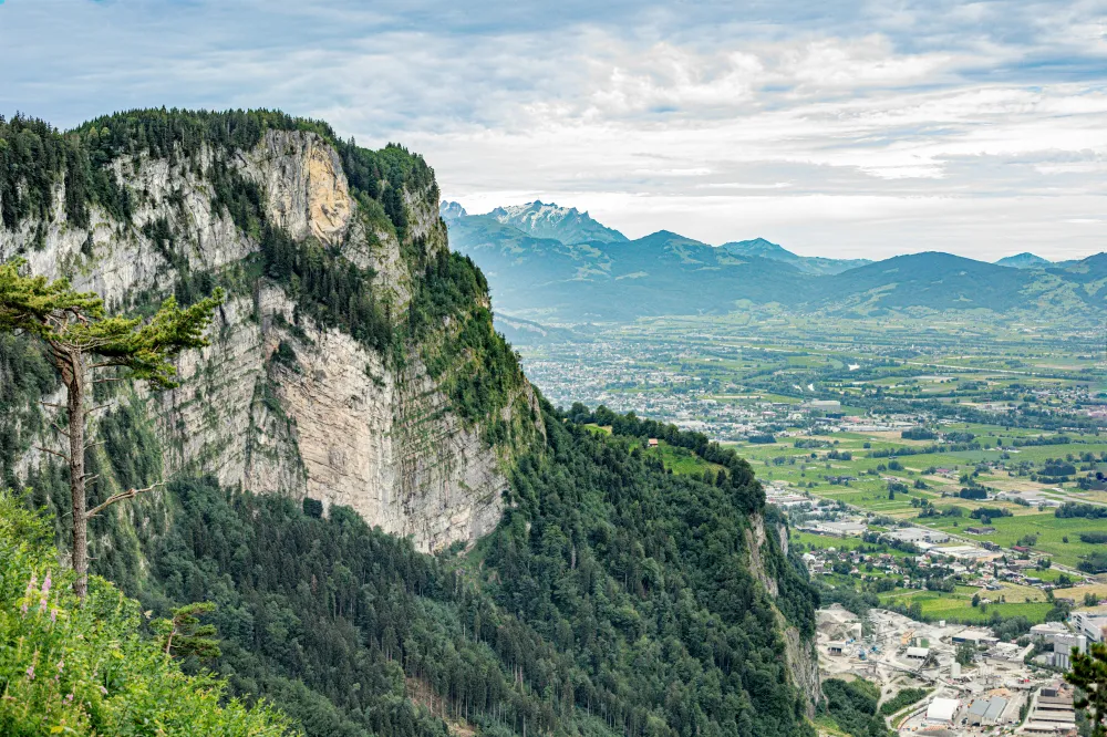 Overbooking a Dornbirn – Come ottenere risarcimento e opzioni di viaggio alternative