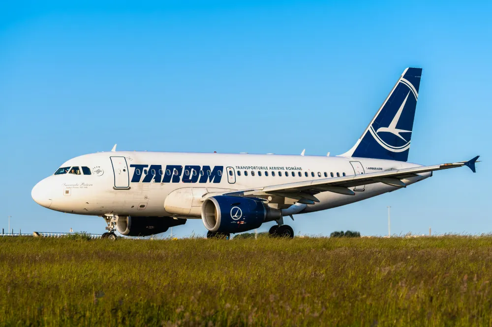 Zbor Tarom suprarezervat – Ce să faci dacă ești dat jos de pe avion